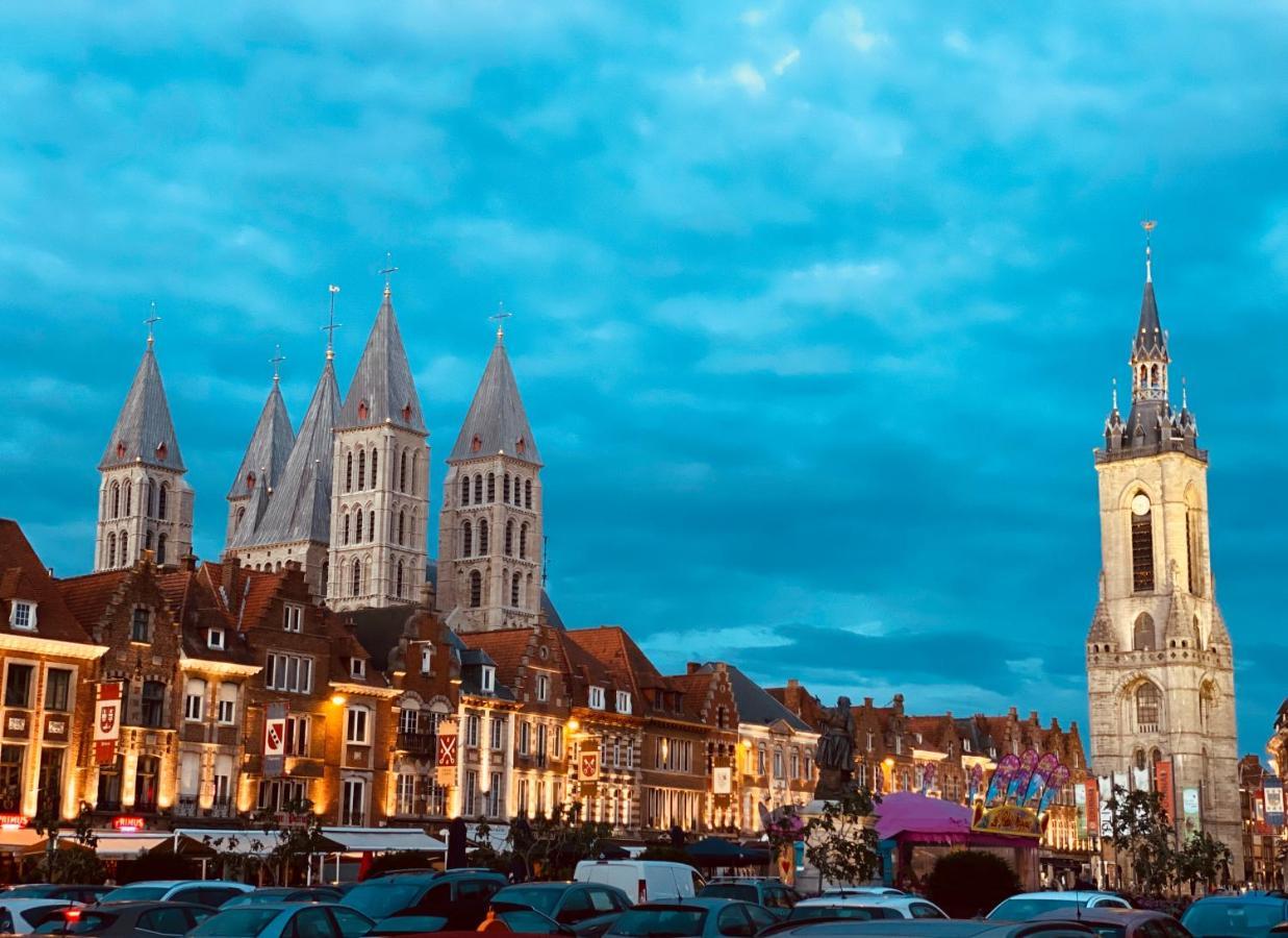 Les Chambres Atypiques De Nico Bush - Parking Securise Velos Tournai Eksteriør billede