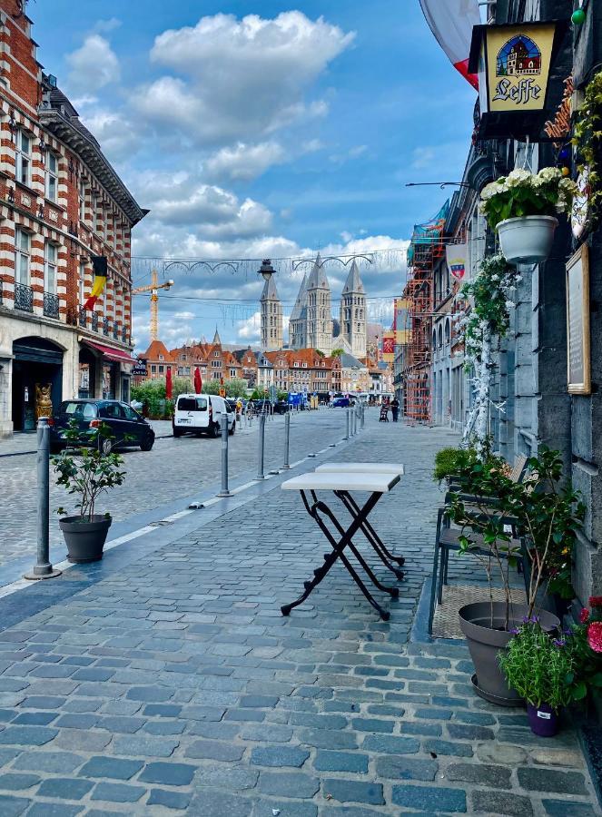 Les Chambres Atypiques De Nico Bush - Parking Securise Velos Tournai Eksteriør billede